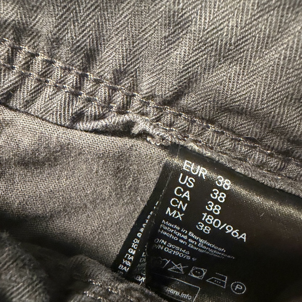 H&M Charcoal Cargo Pants for Men - Picture 4 of 5